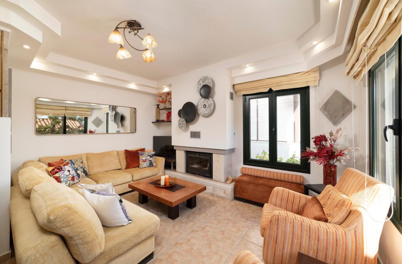 Paradisos Luxury Villas Next To Beach Koutsourás Екстериор снимка